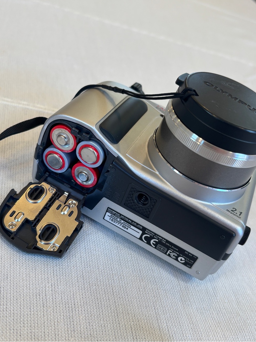 Olympus Camedia C-700 Ultra Zoom 2.1MP Digital Camera 10x Optical Zoom (works) - Picture 9 of 13